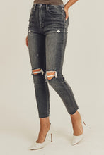 Load image into Gallery viewer, Reed- High Rise Relaxed Fit Skinny
