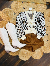 Load image into Gallery viewer, Greta- Leopard Bow Sweater
