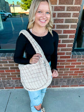 Load image into Gallery viewer, Quilted Cross Body Bag
